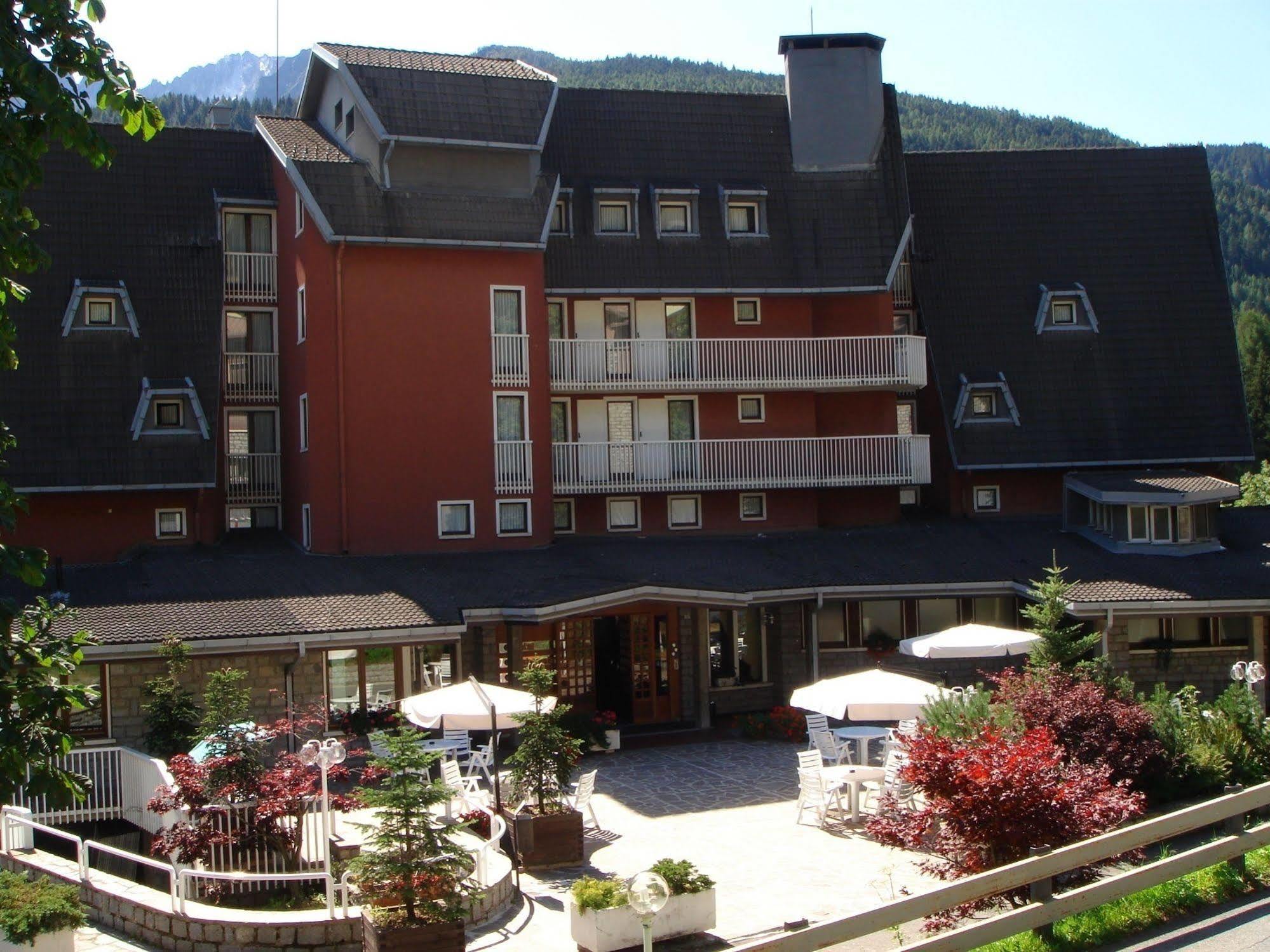 Hotel Mirella Ponte Di Legno Eksteriør billede