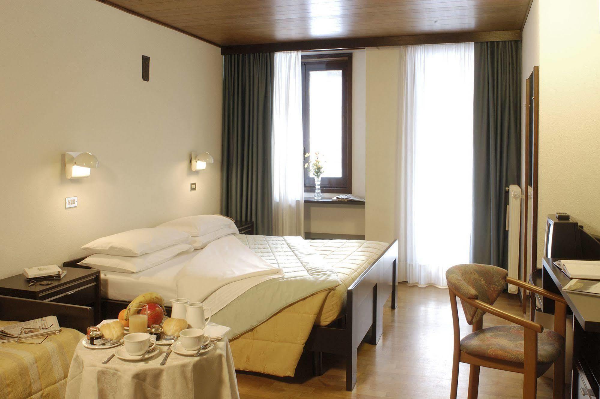 Hotel Mirella Ponte Di Legno Eksteriør billede